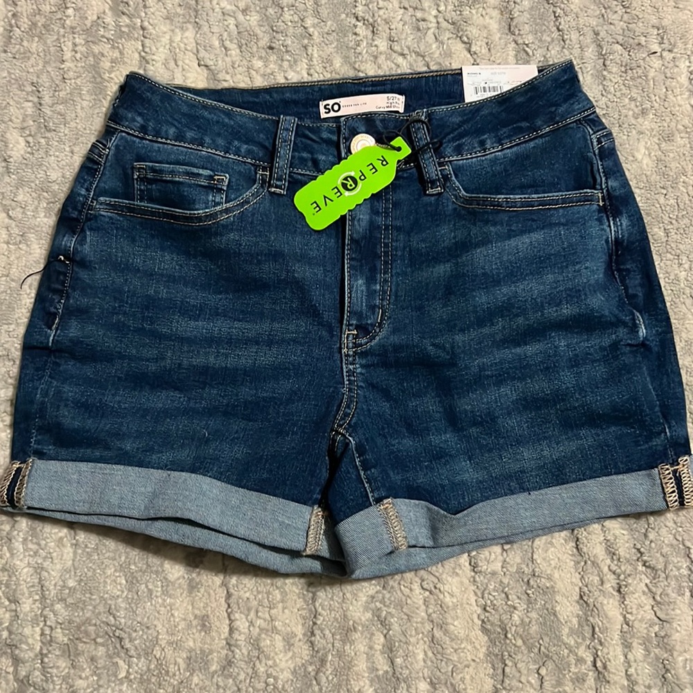 Kohls mid rise curvy shorts